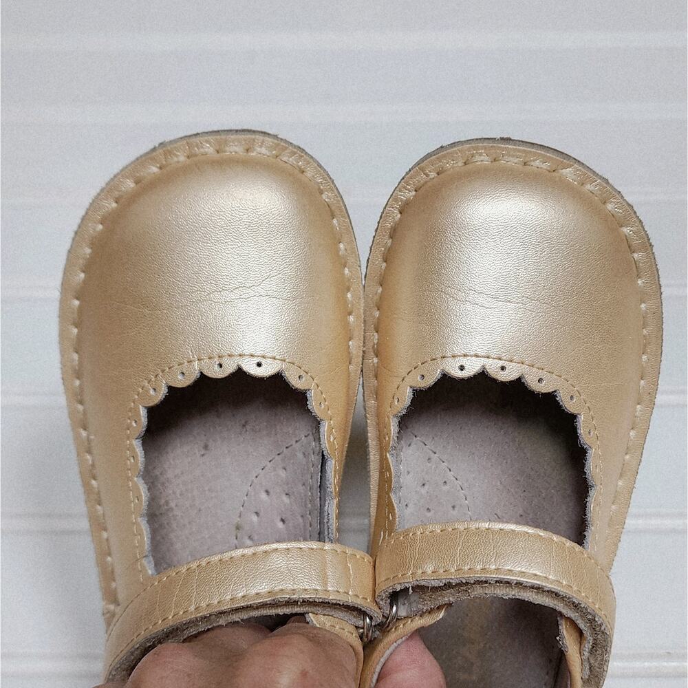 L'Amour Girls Caitlin Metallic Gold Leather Mary Jane Shoes Size 10 Toddler - Picture 7 of 10